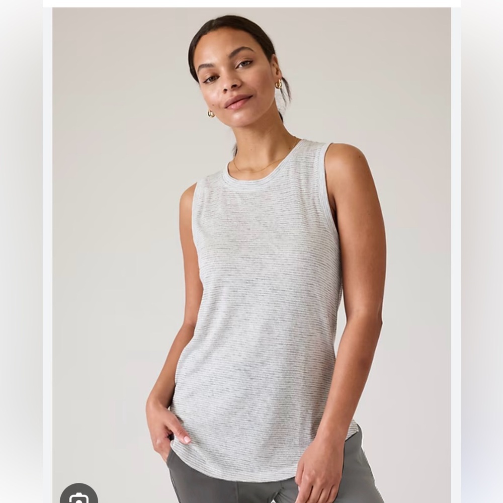 NWOT Athleta Breezy tank sz S